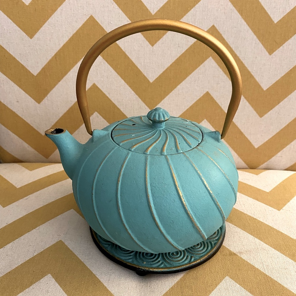 Beautiful turquoise Artsim cast iron teapot w/ trivet (ABC)